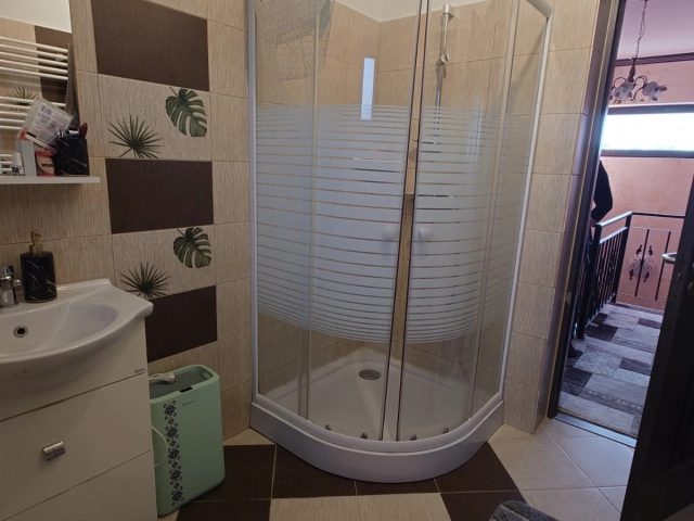 Apartament 3 camere - Miroslava