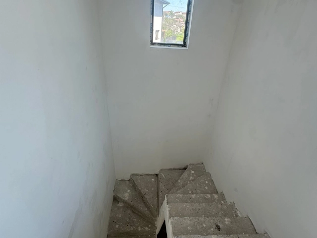 Apartament 4 camere - Valea Adanca