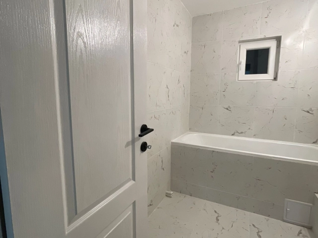 Apartament 3 camere - Tomesti