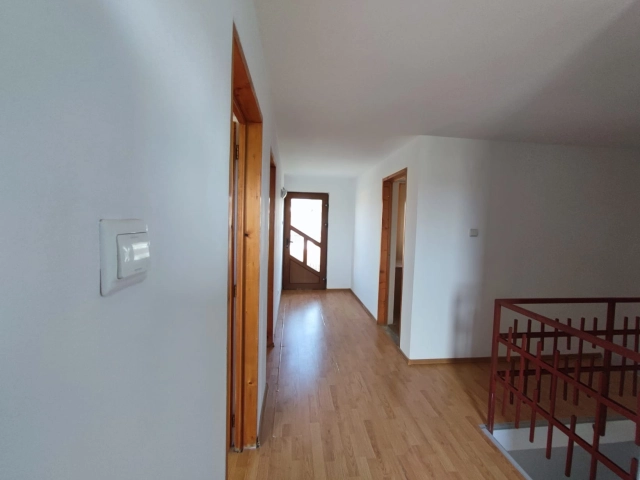 Apartament 5 camere - Miroslava