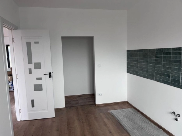 Apartament 4 camere - Miroslava