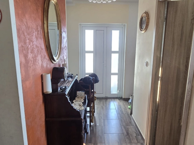 Apartament 5 camere - Breazu