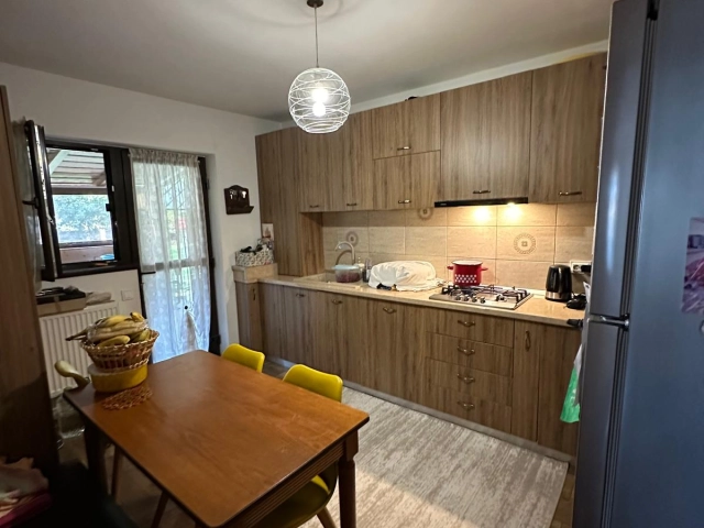 Apartament 5 camere - Lunca Cetatuii