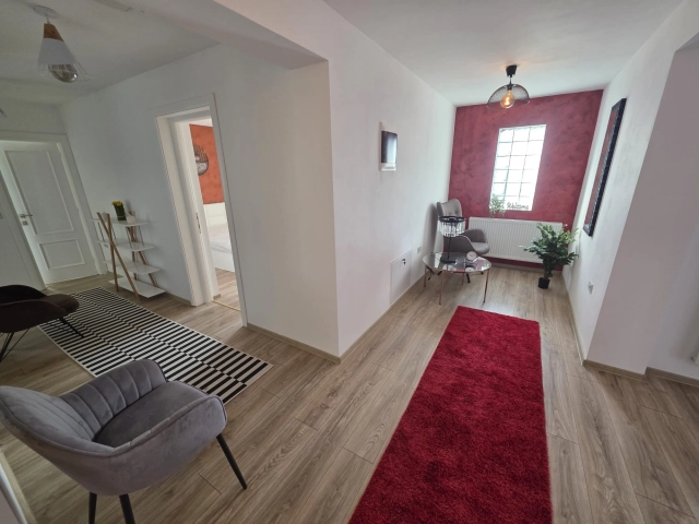 Apartament 5 camere - Valea Lupului