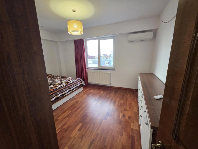 Apartament 3 camere - Centru