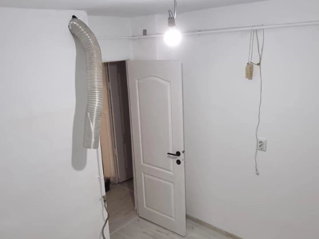 Apartament 3 camere - Tomesti