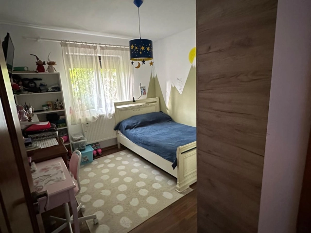 Apartament 5 camere - Lunca Cetatuii