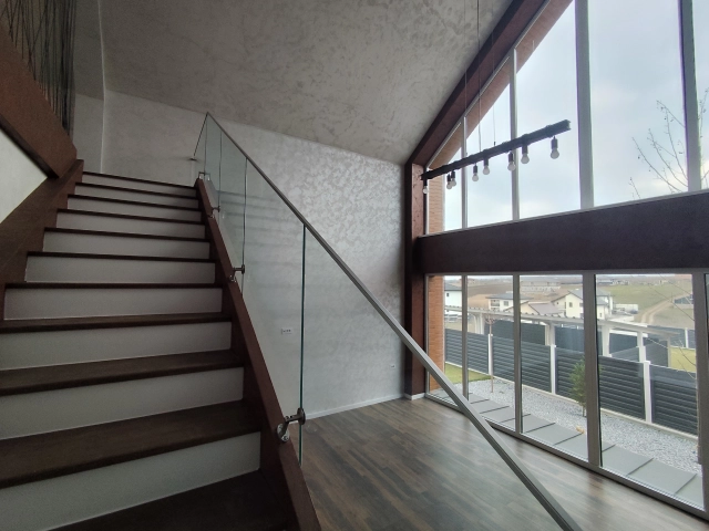 Apartament 4 camere - Miroslava