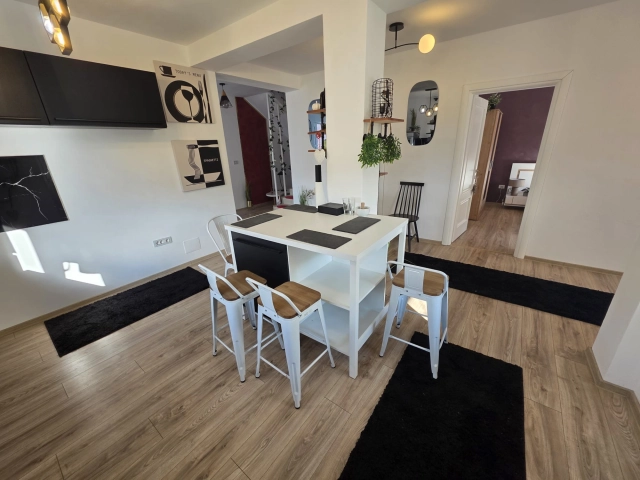 Apartament 5 camere - Valea Lupului