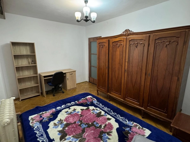 Apartament 3 camere - Centru