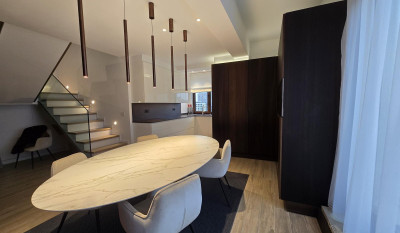 Apartament de vanzare 4 camere Centru 157366