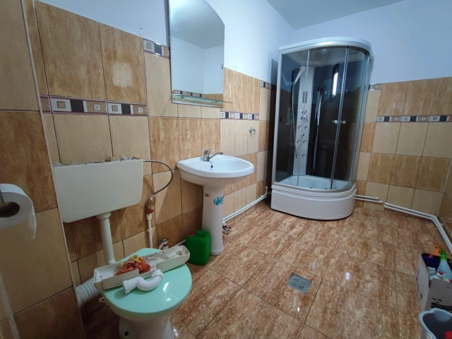 Apartament 5 camere - Miroslava