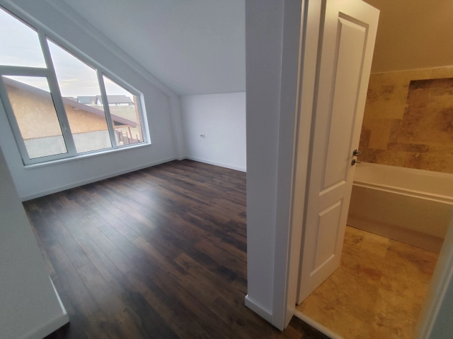 Apartament 4 camere - Miroslava