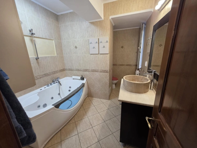 Apartament 3 camere - Centru