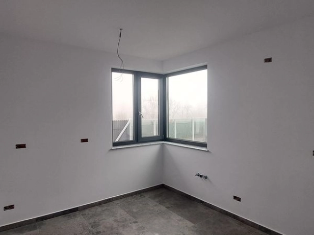 Apartament 4 camere - Miroslava