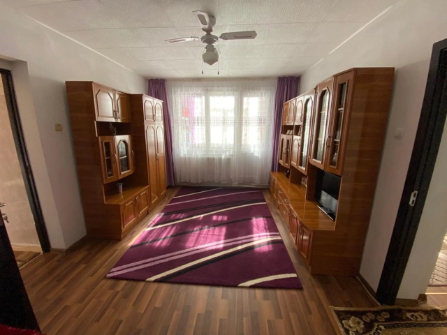 Apartament 3 camere - Podu Ros