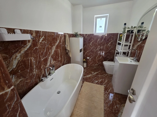 Apartament 5 camere - Valea Lupului