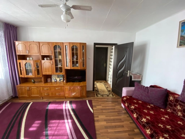 Apartament 3 camere - Podu Ros