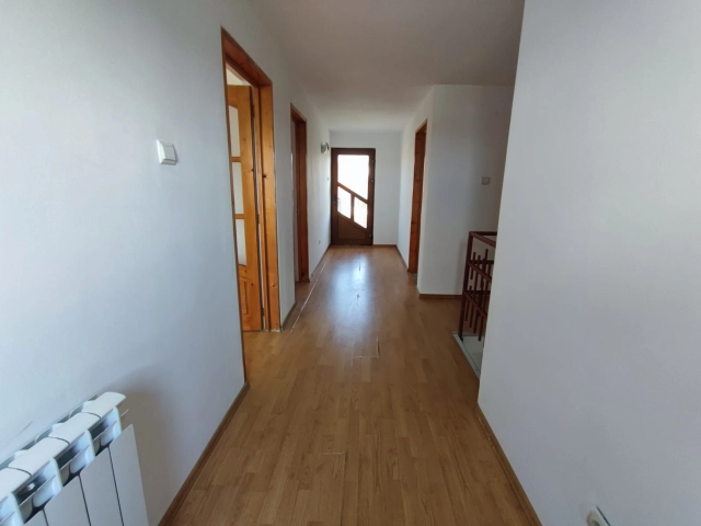 Apartament 5 camere - Miroslava