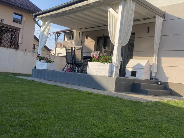 Apartament 5 camere - Breazu