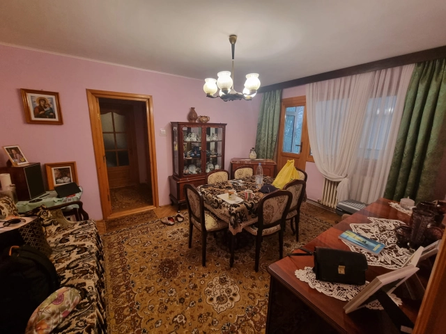 Apartament 3 camere - Tatarasi