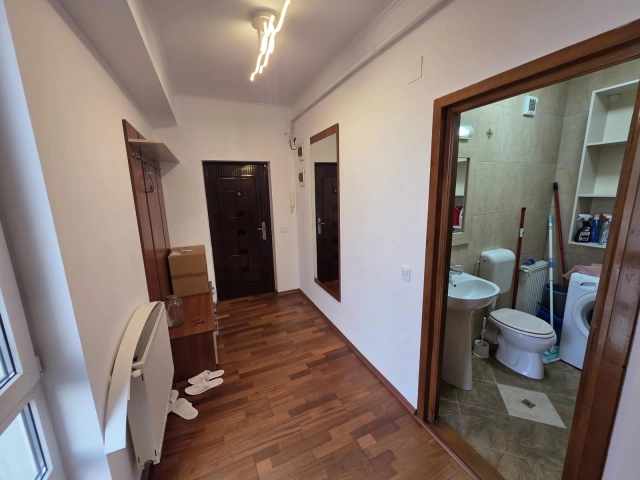 Apartament 3 camere - Centru