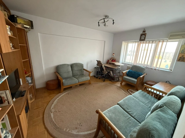 Apartament 3 camere - Podu Ros
