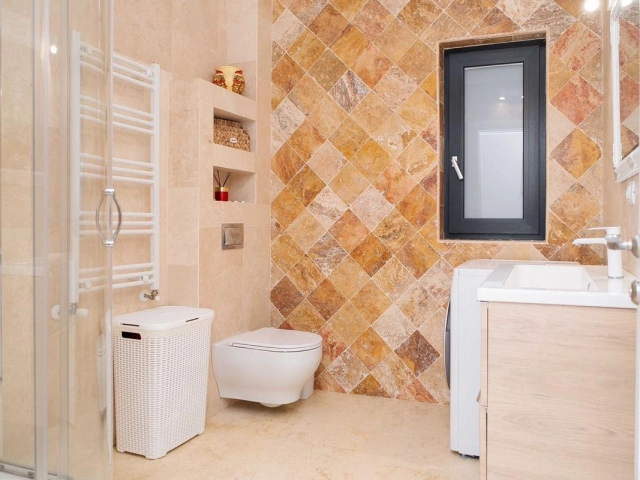 Apartament 6 camere - Breazu