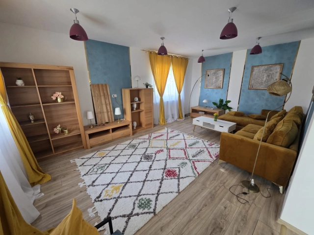 Apartament 5 camere - Valea Lupului