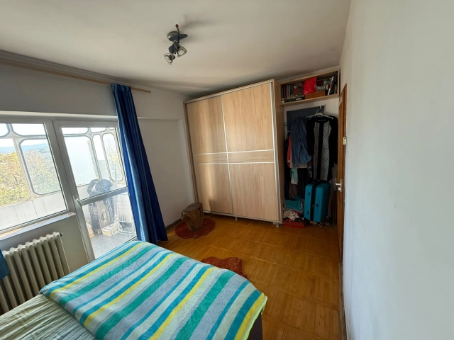 Apartament 3 camere - Podu Ros