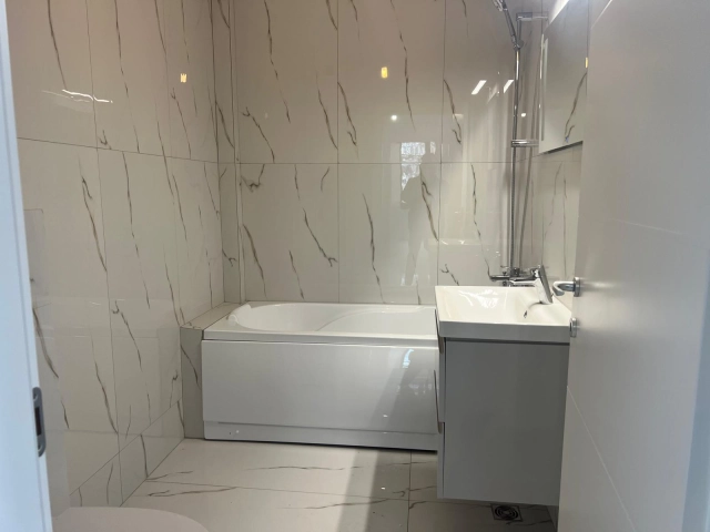 Apartament 3 camere - Tatarasi