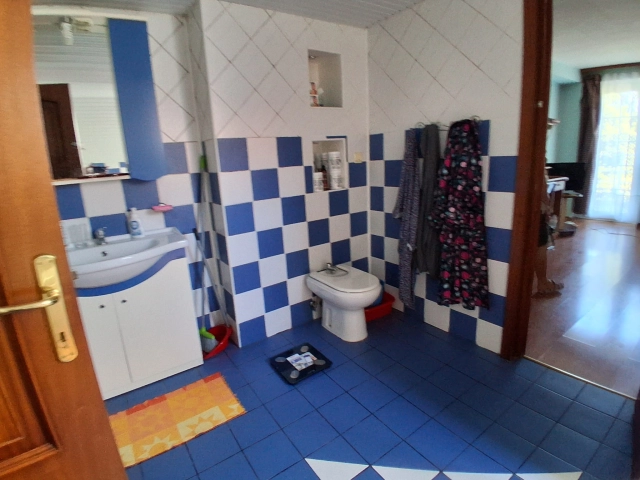 Apartament 5 camere - Bucium
