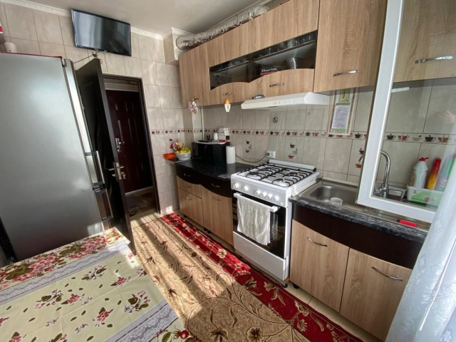 Apartament 3 camere - Podu Ros