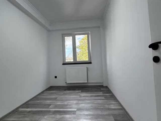 Apartament 3 camere - Tatarasi