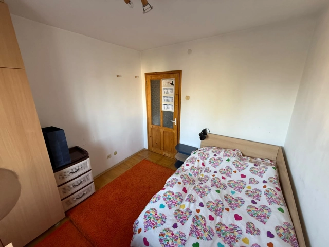 Apartament 3 camere - Podu Ros