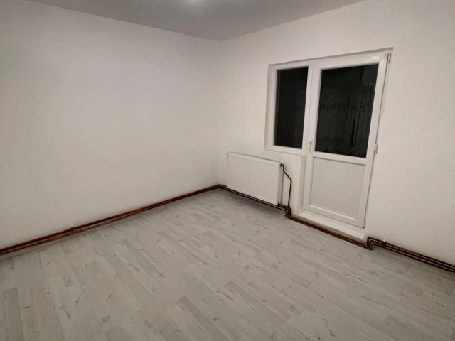 Apartament 3 camere - Tomesti