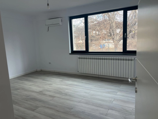 Apartament 3 camere - Tatarasi