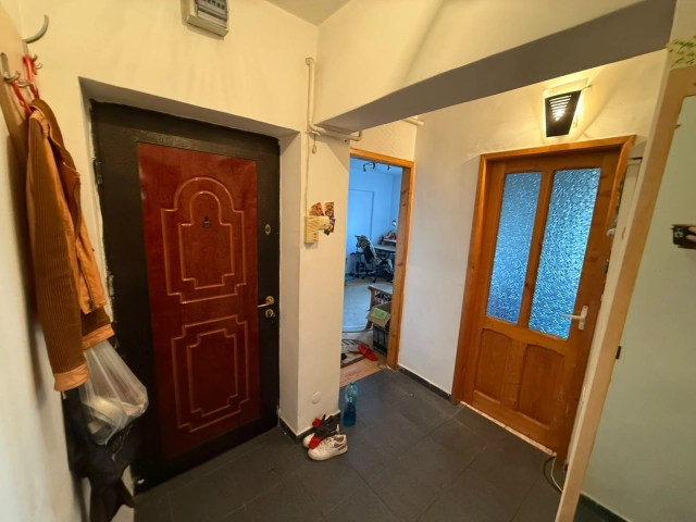 Apartament 3 camere - Podu Ros