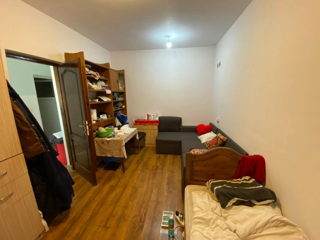 Apartament 5 camere - Miroslava