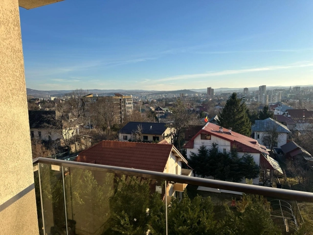 Apartament 2 camere - Podul de Fier