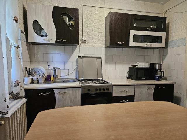 Apartament 3 camere - Podu Ros