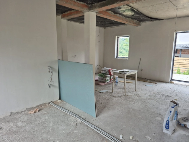 Apartament 4 camere - Valea Adanca