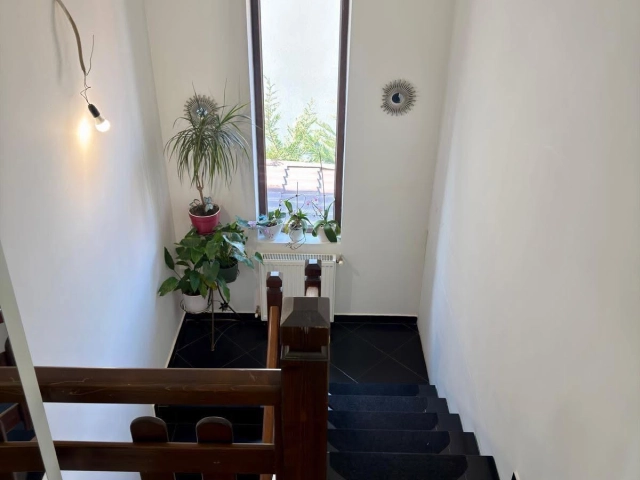 Apartament 4 camere - Valea Adanca