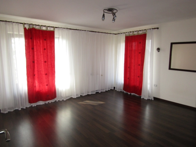 Apartament 6 camere - Barnova