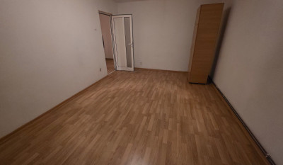 Apartament de vanzare 3 camere Dacia 161138