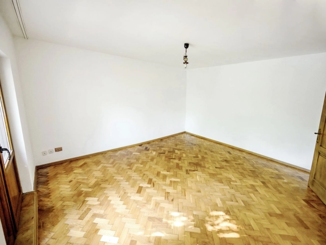 Apartament 3 camere - Podul de Fier