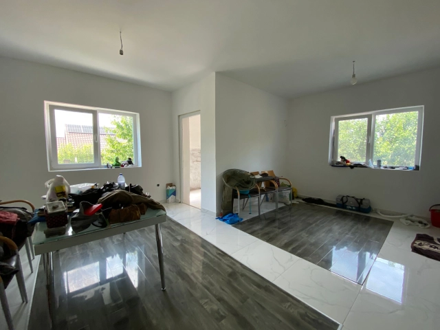 Apartament 5 camere - Miroslava