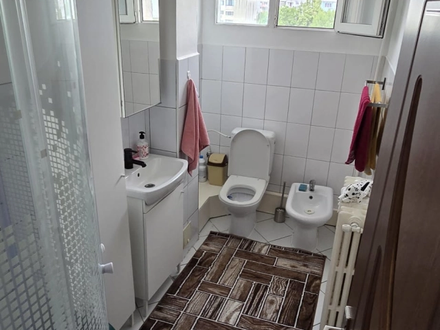 Apartament 3 camere - Podu Ros