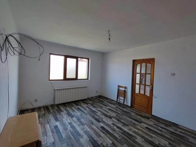Apartament 5 camere - Miroslava