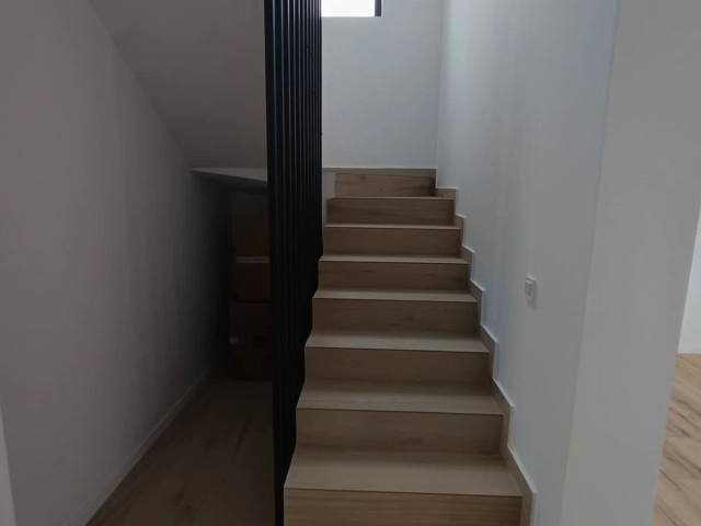 Apartament 4 camere - Miroslava